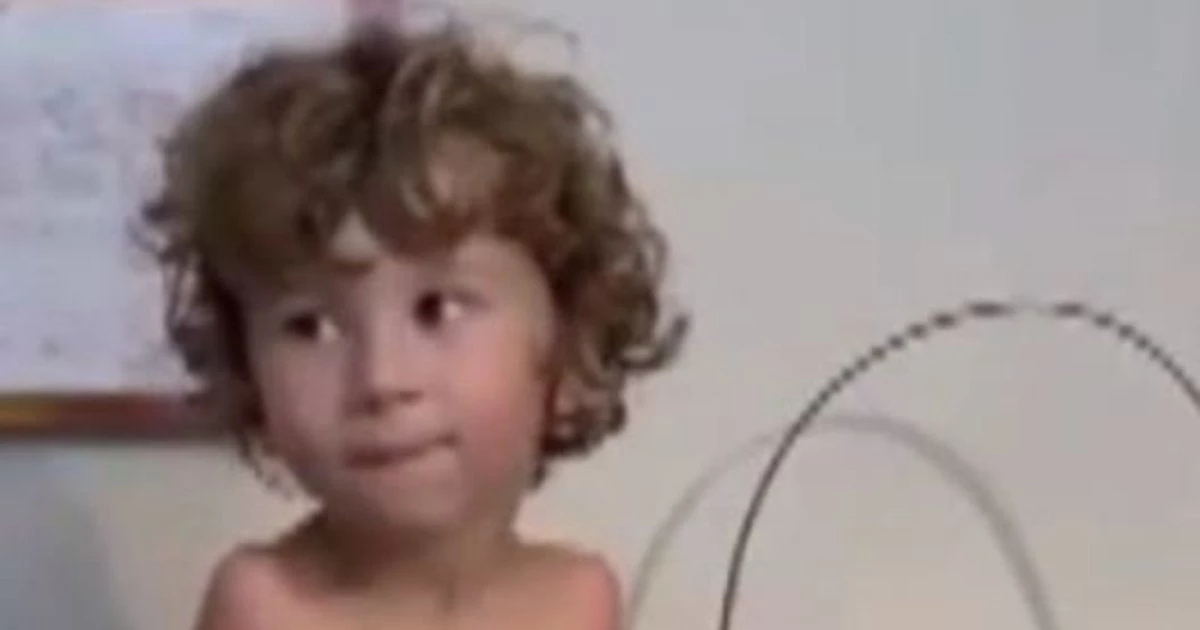 Γνωστό εστιατόριο στις ΗΠΑ απαγόρευσε σε παιδάκι που δεν είχε τα άνω άκρα του να απολαύσει το πρωινό του (βίντεο)